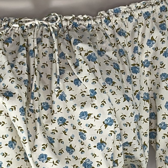 DKNY JEANS Off The Shoulder Smocked Waist Top - Picture 2 of 6